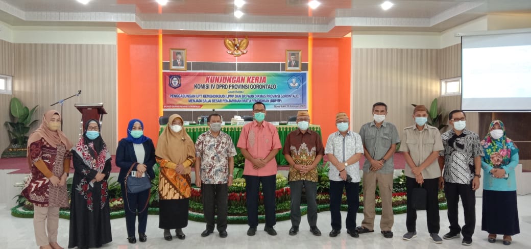 Jajaran DPRD Provinsi Gorontalo, Berpose Bersama denga Balai Pengembangan Pendidikan Anak Usia Dini