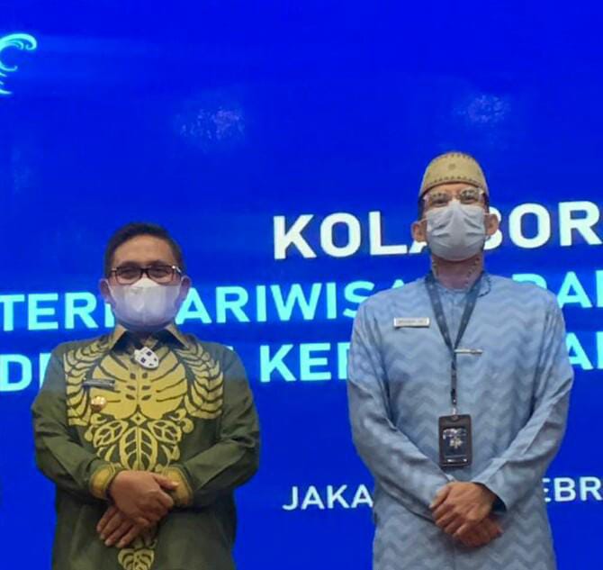 Wali Kota Gorontalo, Marten Taha, Foto Bersama dengan Menteri Pariwisata dan Ekonomi Kreatif