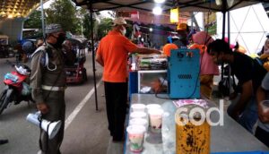 Hari Pertama PSBB, Satpol PP Bubarkan Penjual Takjil di Kabgor