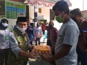 Nelson Serahkan Bantuan