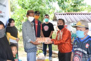 Ridwan Yasin Serahkan Bantuan