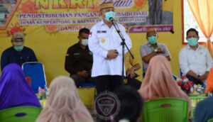 1.500 KPM Wilayah Zona Hijau di Pohuwato Terima Bantuan Bahan Pokok Bersubsidi