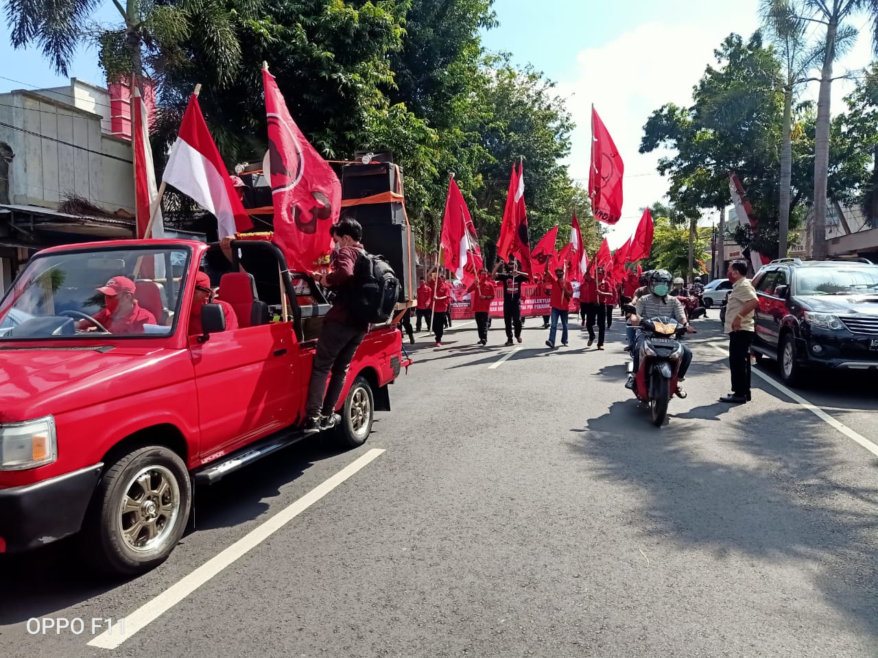 Aksi Damai Kader PDIP Kota Blitar