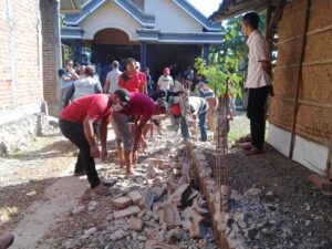 Suasana Pembongkaran Tembok
