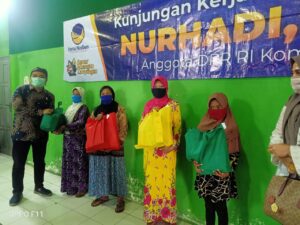 Reses di Desa Minggirsari, Nurhadi Salurkan Sembako bagi Warga Terdampak Covid-19
