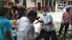 Bekerjasama dengan TNI-Polri, BPOM Gorontalo Sita Puluhan Ton Miras