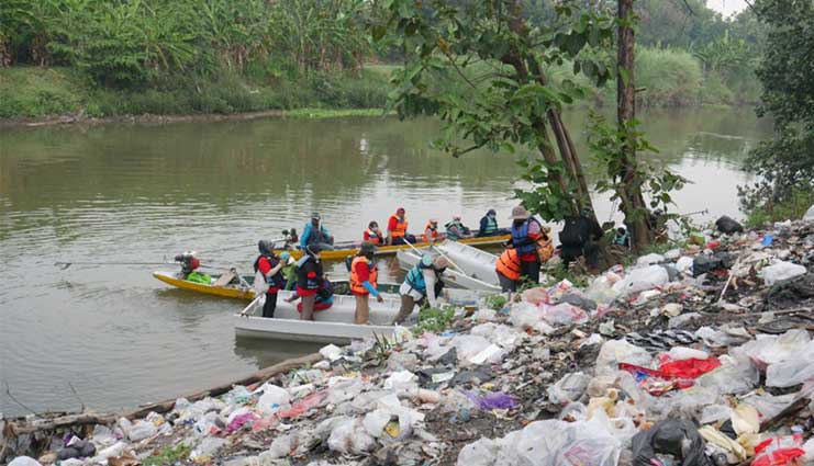 Menguatkan Peran Perempuan untuk Melindungi Sungai dari Pencemaran