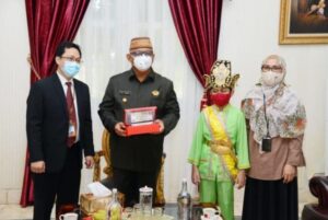 Rusli Bangga Pakaian Adat Gorontalo ada di Uang Rp75 Ribu