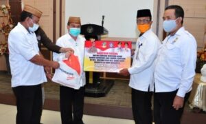 Korban Bencana di Bone Bolango Terima Bantuan Sosial