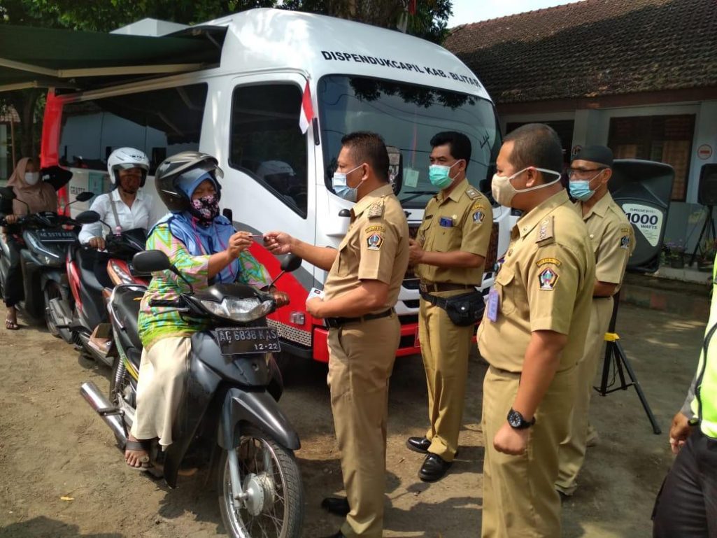 Kepala Dispendukcapil Kabupaten Blitar, Luhur Sejati