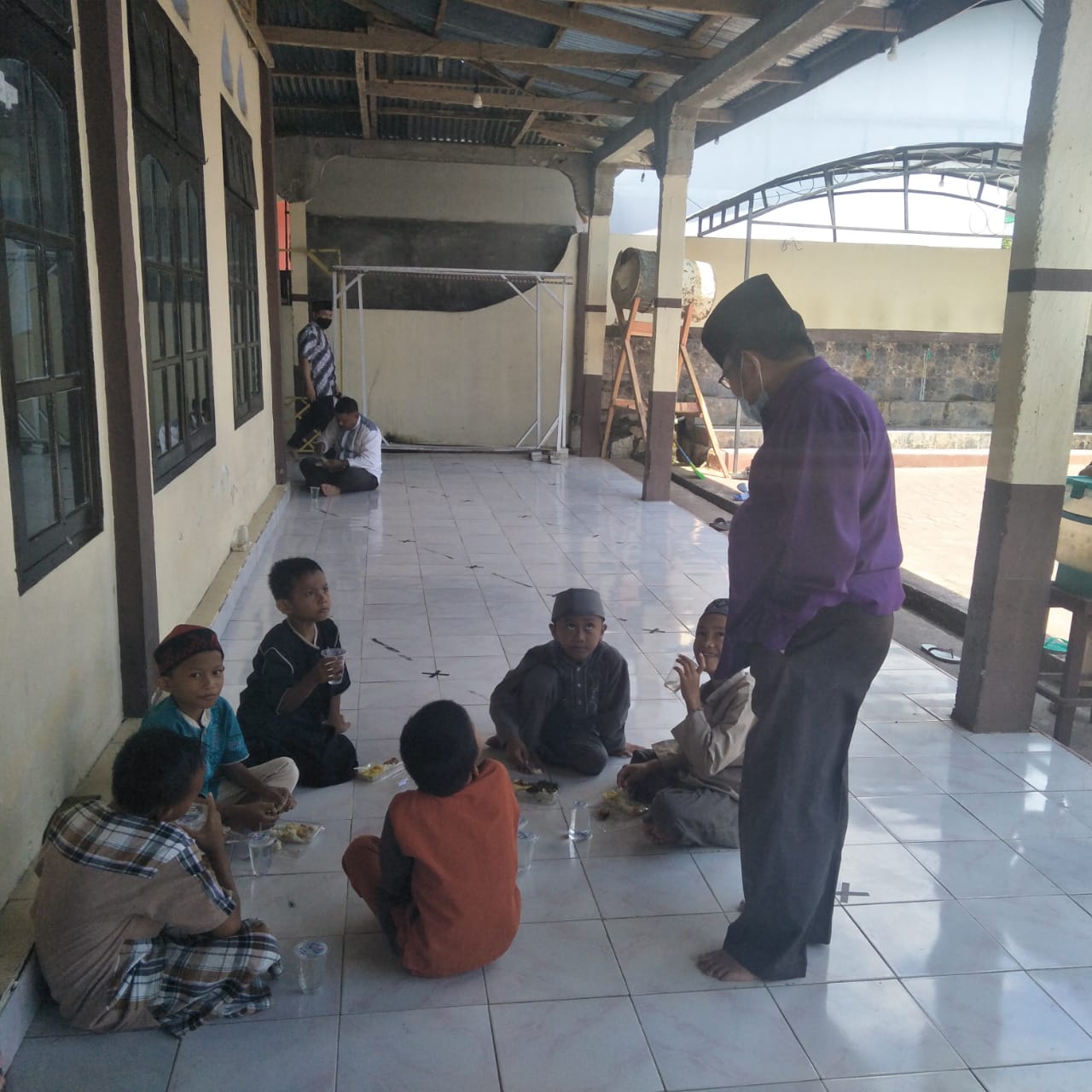 Indra Yasin Menyapa Anak-anal
