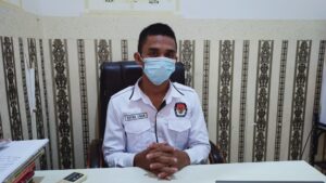 Komisioner KPU Kabupaten Gorontalo Divisi Sosialisasi, Pendidikan Pemilih, Parmas dan SDM, Rivon Umar