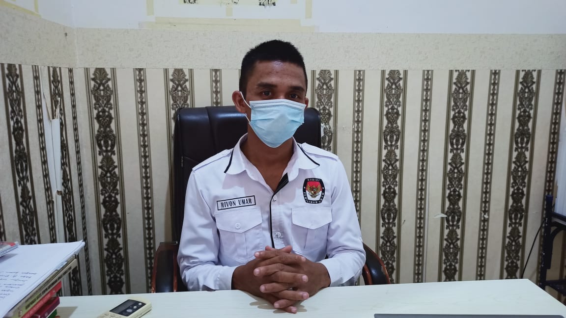 Komisioner KPU Kabupaten Gorontalo Divisi Sosialisasi, Pendidikan Pemilih, Parmas dan SDM, Rivon Umar