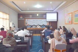 Rapat Pleno Terbuka Rekapitulasi Daftar Pemilih Sementara Hasil Perbaikan (DPSHP) dan Penetapan Daftar Pemilih Tetap (DPT), yang berlangsung di Kantor KPU Kabupaten Gorontalo