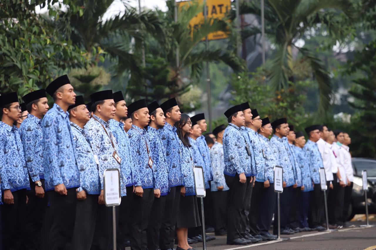 Jajaran Aparatur Sipil Negara (ASN) Saat Mengikuti Apel