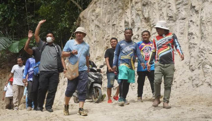 Hamim Pou Tinjau Kawasan Perluasan Lahan Pertanian di Longalo