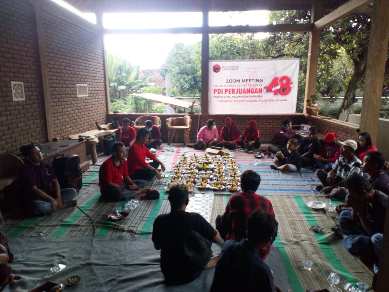 Peserta Zoom Meeting dikediaman Rudi Tri Wahono
