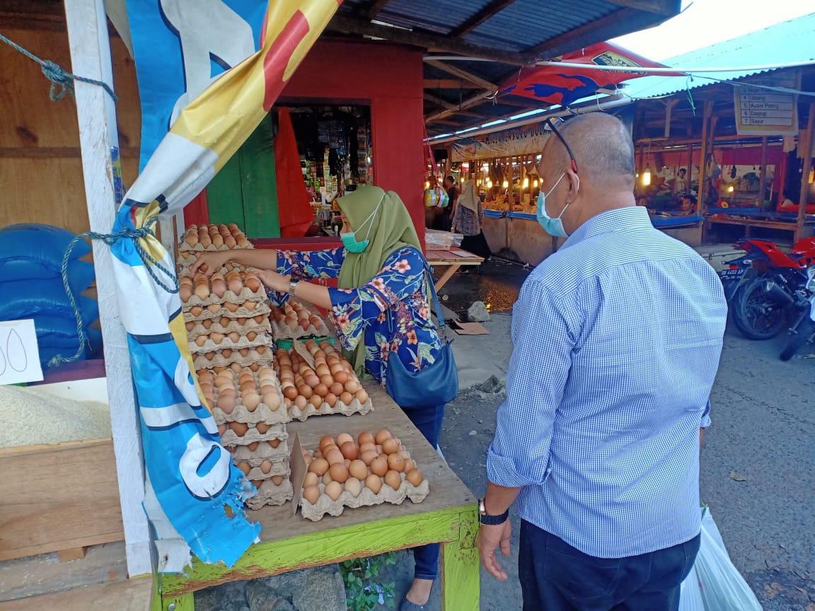 Salah Seorang Pedagang Telur di Pasar Sentral