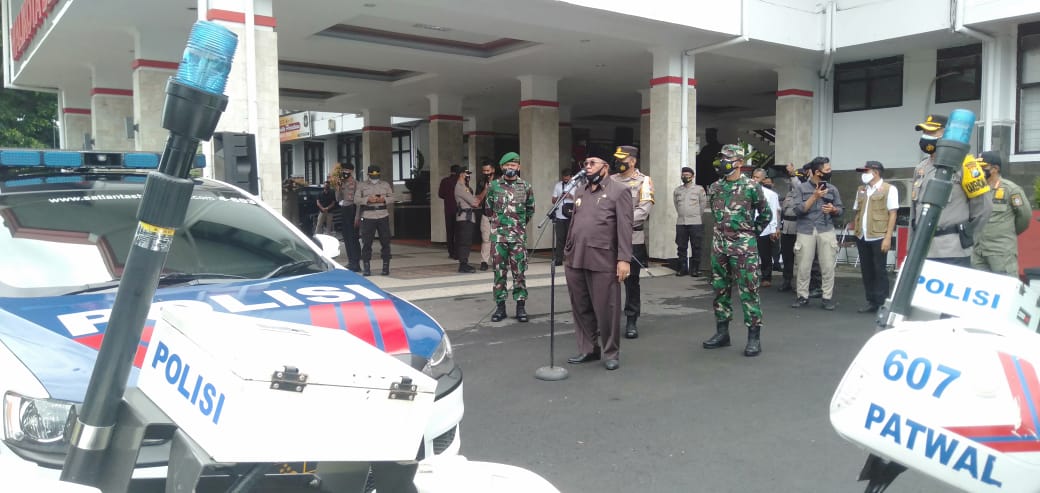 Wali Kota Blitar, Santoso, Saat Memimpin Apel Siaga Satgas Covid 19