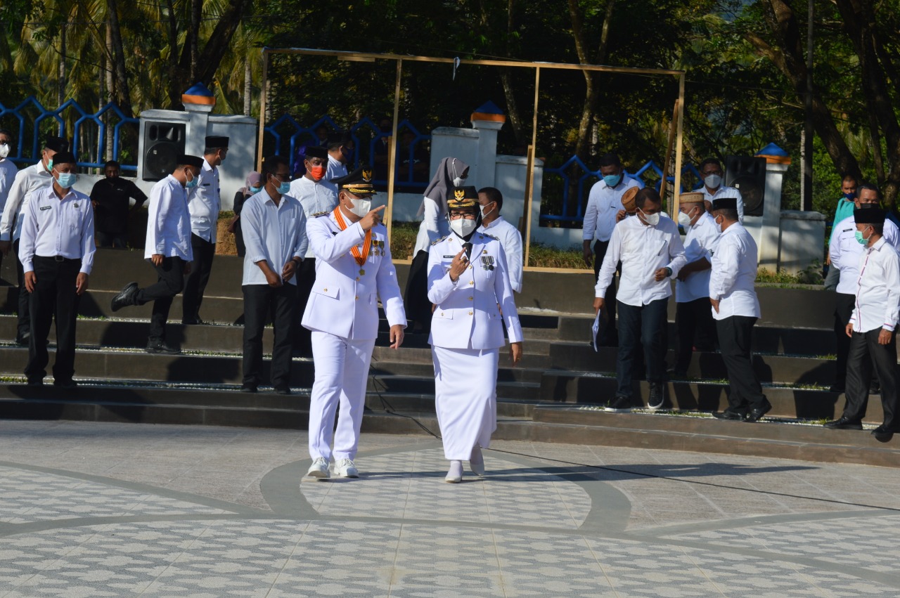 Resmi Pimpin Daerah, Hamim Pou dan Merlan Uloli Beri Penguatan OPD