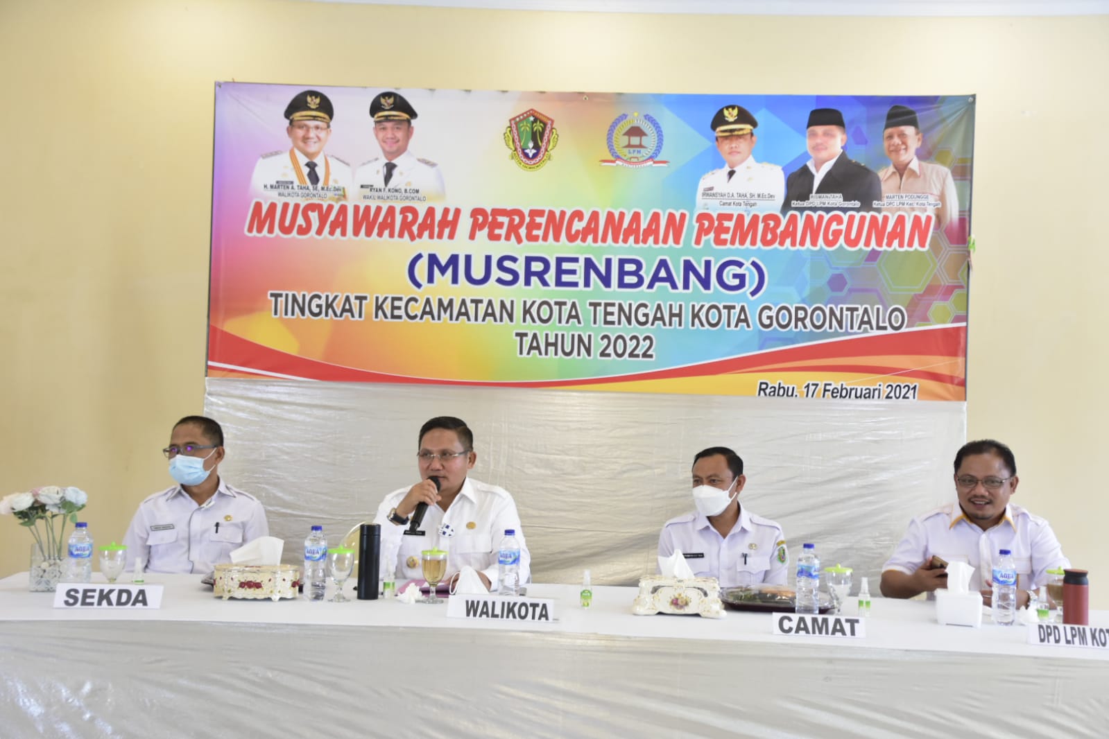 Wali Kota Gorontalo, Marten Taha (kiri kedua), Memberikan Arahan pada Musrenbang Tingkat Kecamatan Kota Tengah