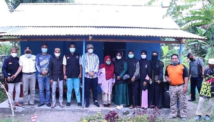 Hamim Pou Resmikan Rumah Layak Huni di Dutohe Barat