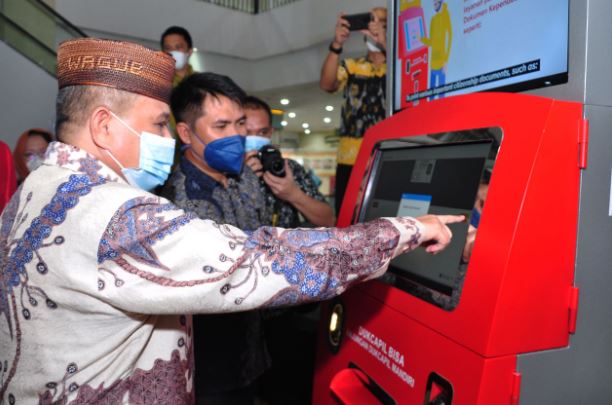 Idris Rahim Resmikan Mesin Anjungan Dukcapil Mandiri