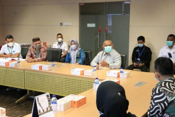 Datangi KPK, Rusli dan Idah Syahidah Lapor Harta Kekayaan