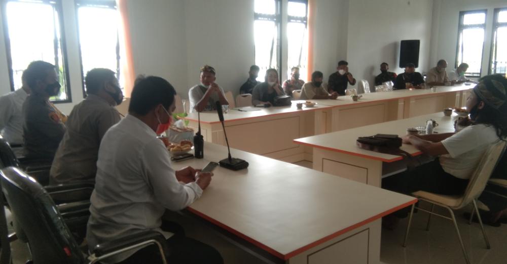 Perwakilan Pelaku Seni saat Bertemu Kapolres Madiun di Ruang Kesbangpoldagri