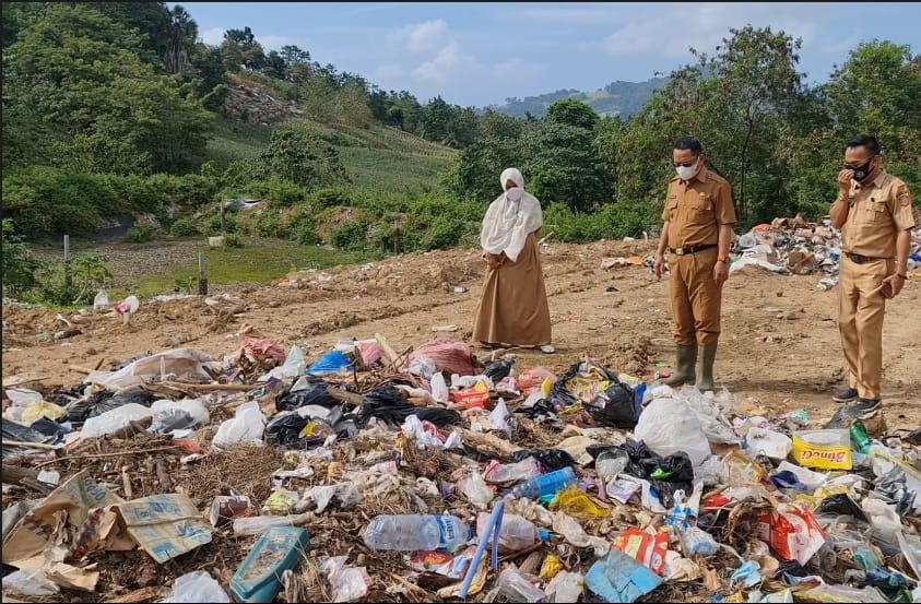Setiap Hari Sedikitnya 6 Ton Sampah Diangkut Ke TPA Tomilito