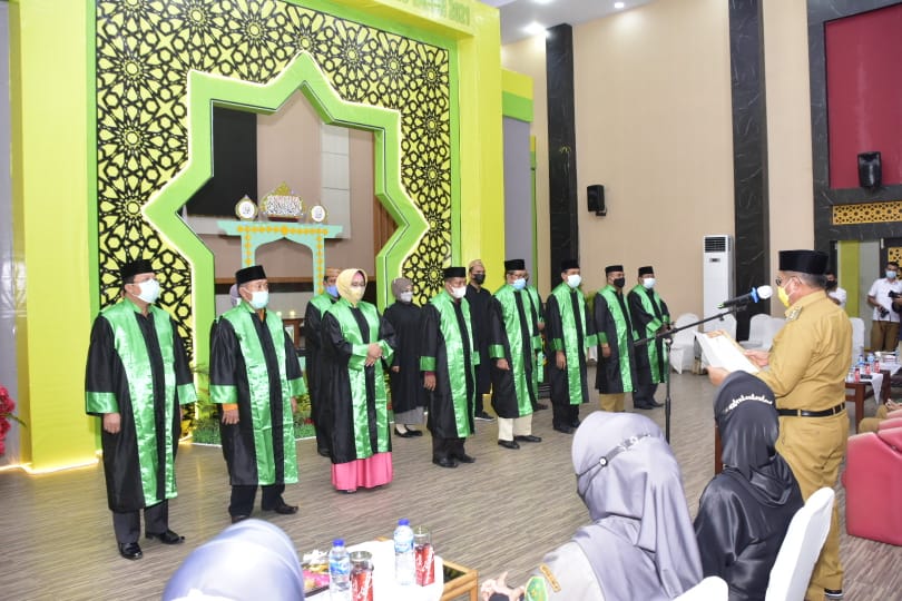 Wali Kota Gorontalo, Melantik 16 Dewan Hakim