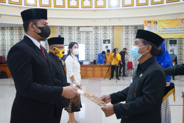 Darda Daraba Lantik Pejabat Struktural dan Fungsional