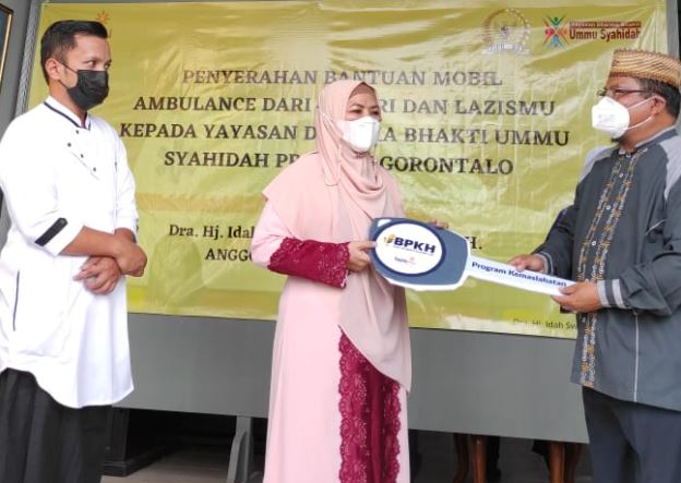 BPKH Serahkan Mobil Ambulance kepada Yayasan Ummu Syahidah