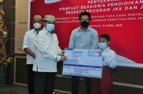 BPJS Ketenagakerjaan Gorontalo Salurkan Beasiswa JKK dan JKM
