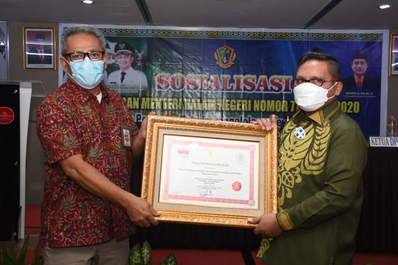 Dinilai Terbaik Berikan Pelayanan Publik, Pemkot Gorontalo Terima Penghargaan