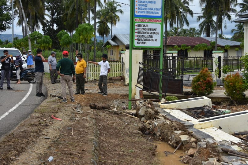 Pagar Rusak Akibat Banjir, Tidak Jadi Alasan Berhentinya Pelayanan Puskesmas