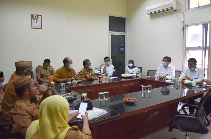 Tahun Ini Pemda Gorut Fokus Tangani Banjir di Depan Puskesmas Molinggapoto