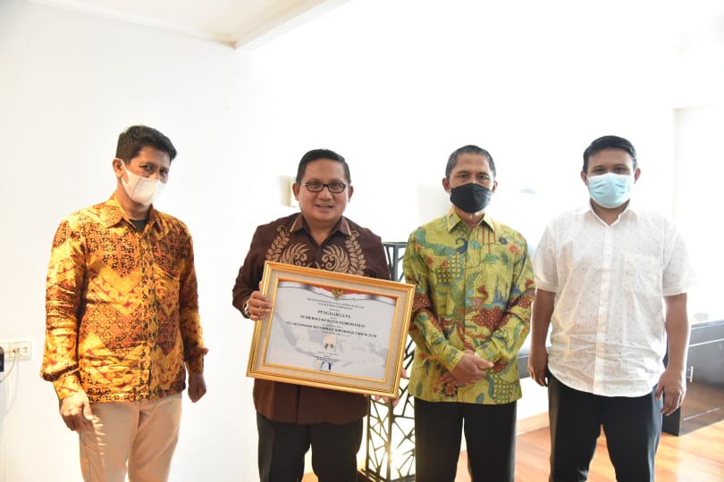Terbaik dalam Birokrasi, Pemerintah Kota Gorontalo Terima Penghargaan