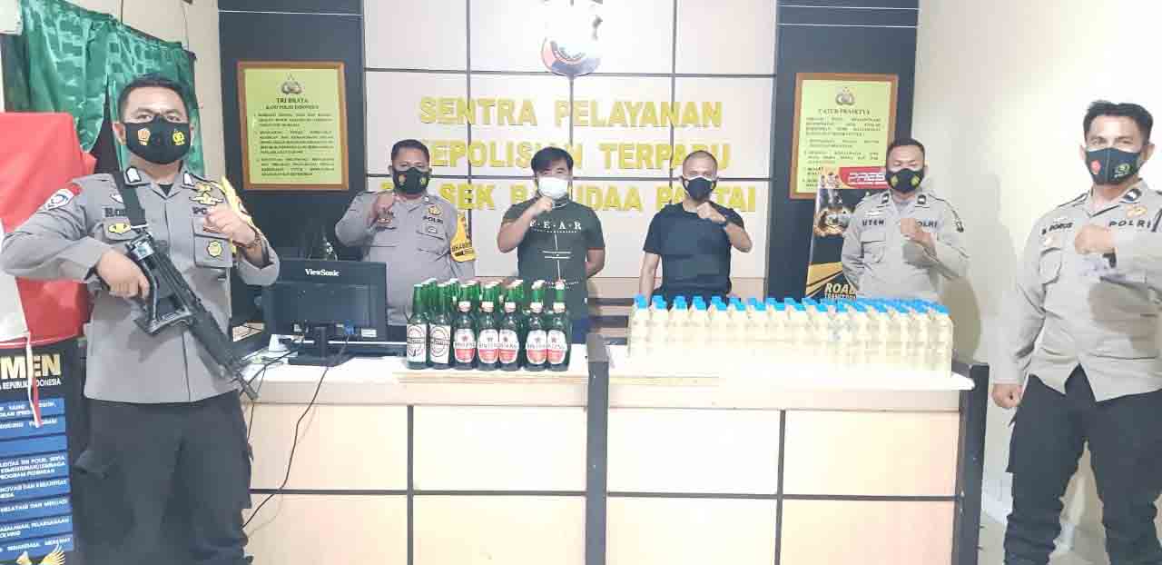 Polsek Batudaa Pantai Amankan Puluhan Botol Miras di Biluhu