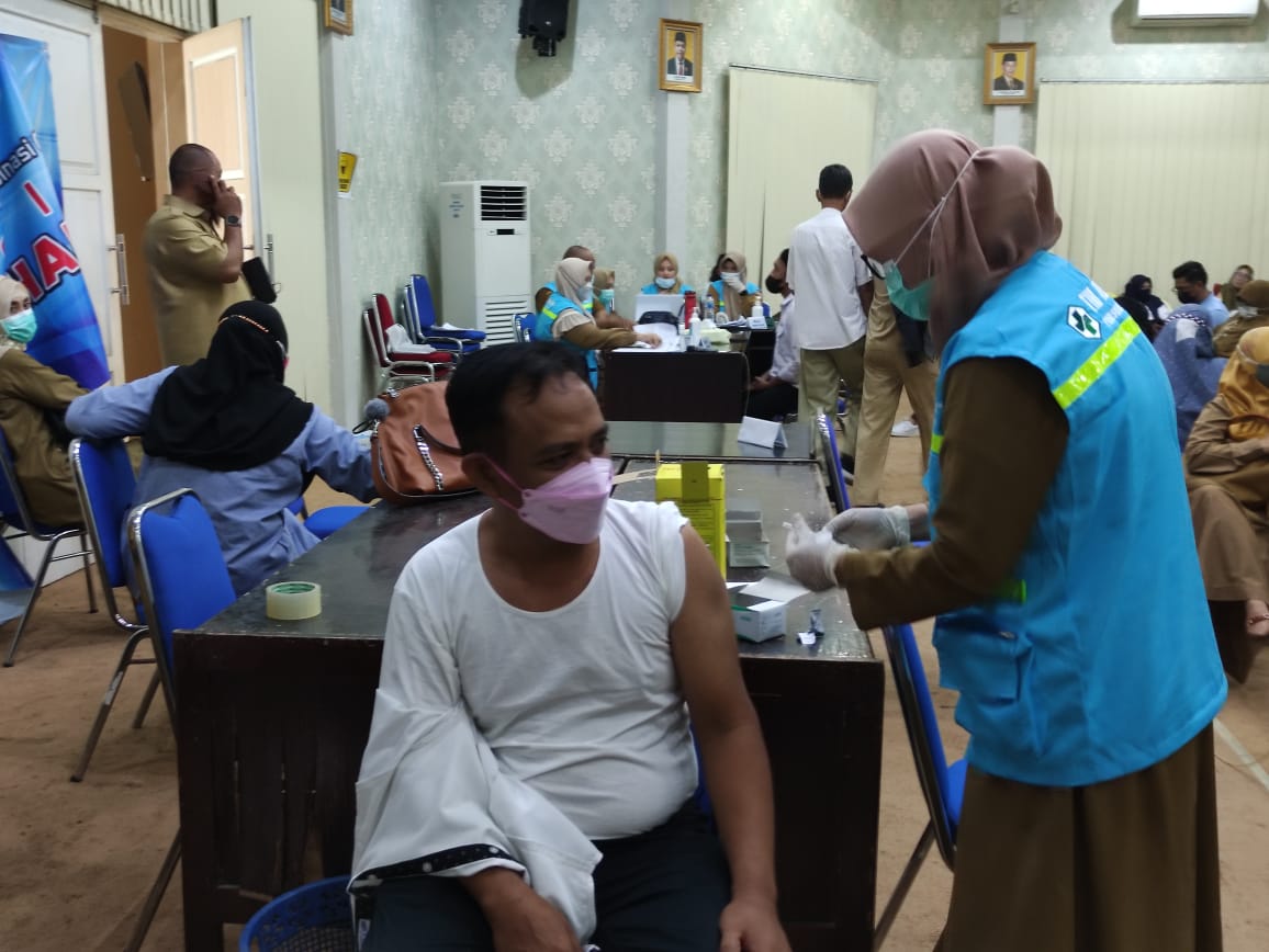 Sukseskan Program Pemerintah, DPRD Kota Gorontalo Gelar Vaksinasi Tahap Satu
