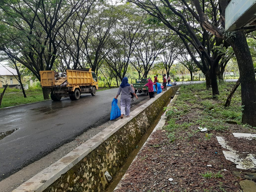 DLH Gorut Harap Honor Petugas Kebersihan Naik