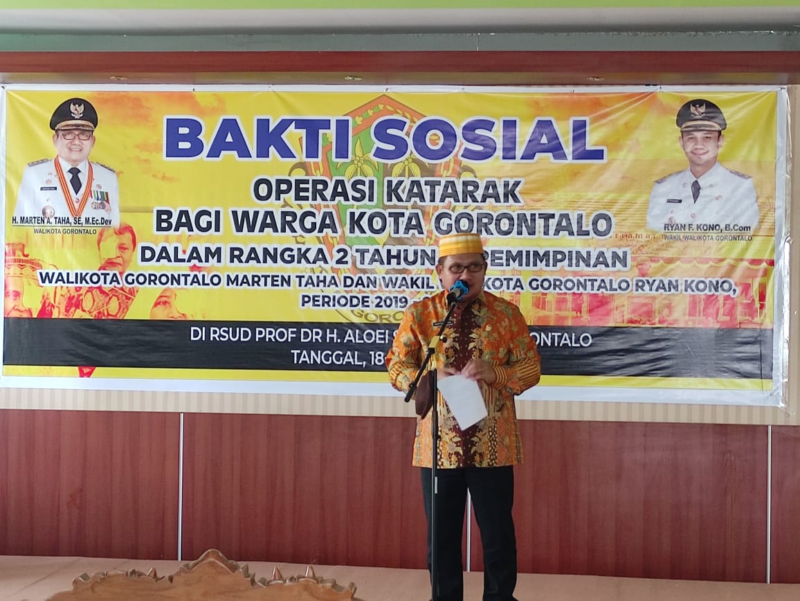 Marten Taha Buka Kegiatan Bakti Sosial Operasi Katarak Gratis di RS Aloe Saboe