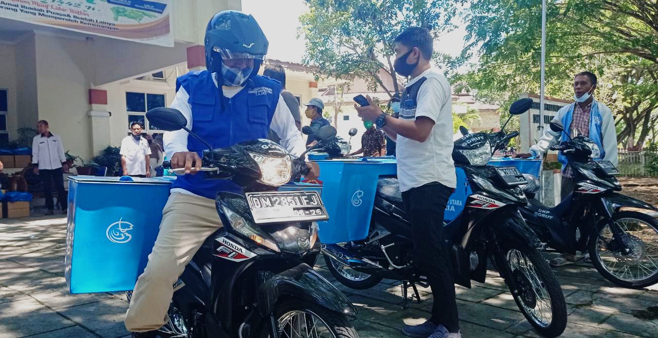 Pedagang Ikan di Gorontalo Utara Terima Bantuan Motor Box dari DKP