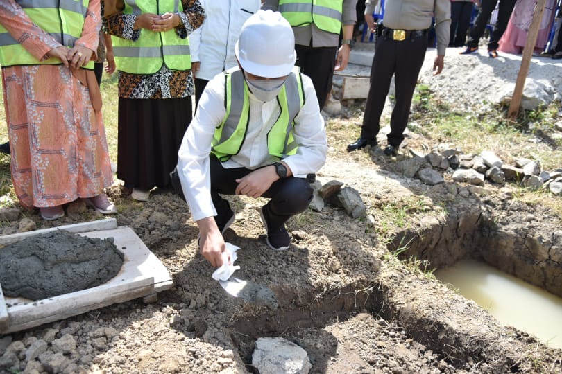 Wakil Wali Kota Gorontalo Letakkan Batu Pertama Pembangunan Mesjid Al- Kautsar