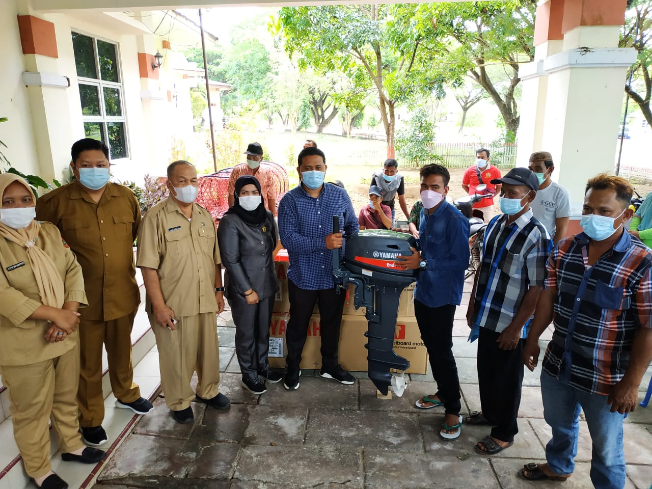 Dinas Kelautan dan Perikanan Gorut Salurkan 20 Unit Mesin Tempel