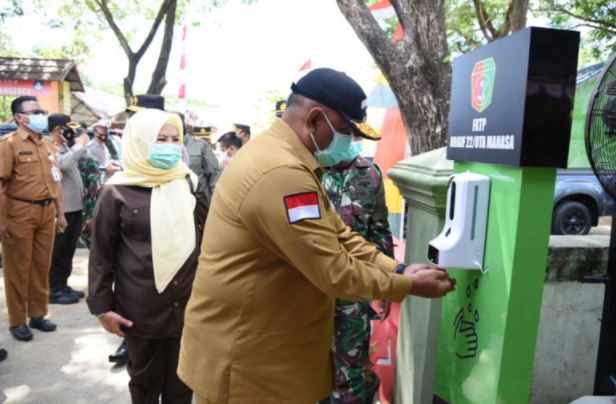 Gubernur Gorontalo Serahkan Bantuan Obat-Obatan kepada Prajurit Brigif 22 Ota Manasa