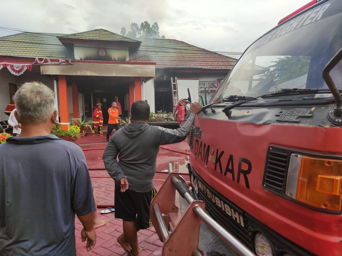 Flash News: Kantor KPU Provinsi Gorontalo Terbakar