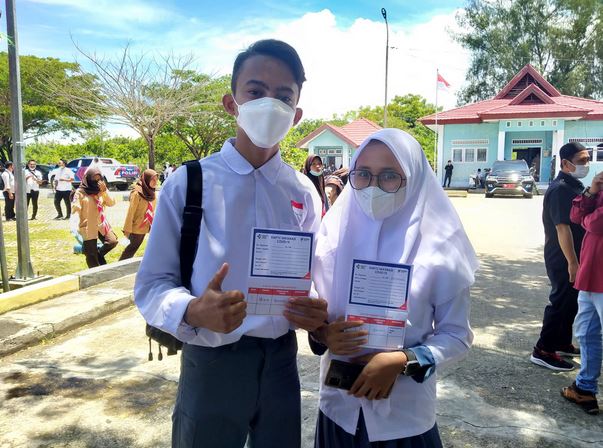 Pelajar di Paguat Antusias Ikut Vaksinasi Covid-19