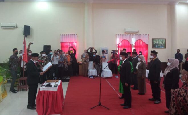 Perdana Sejak Menjabat, Bupati Pohuwato Lantik 8 Pejabat Pimpinan Tinggi Pratama