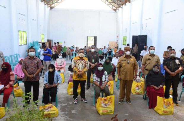 Gubernur Gorontalo Salurkan 4.036 Paket BLP3G di 3 Kecamatan